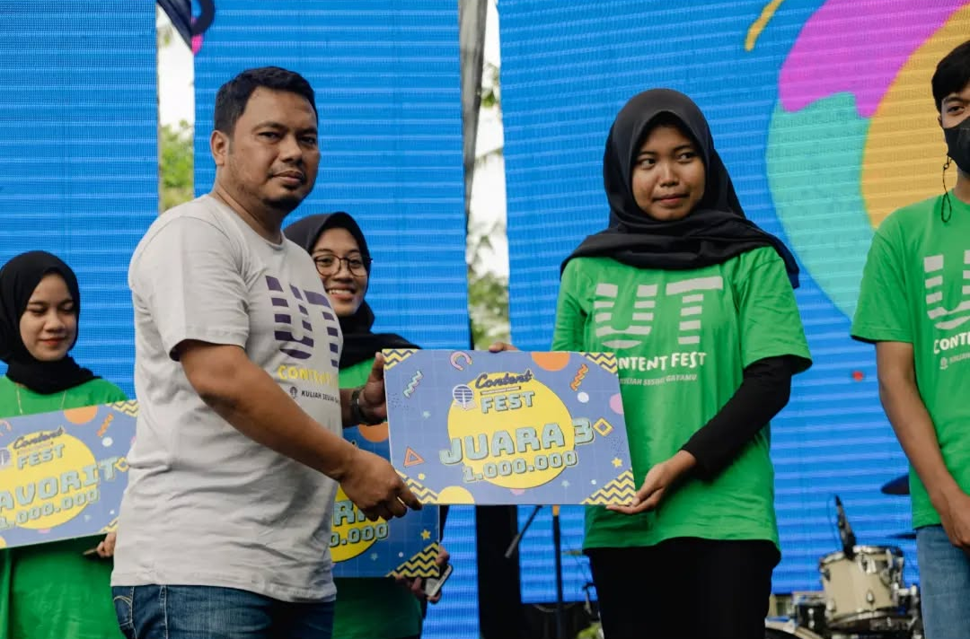 Kemeriahan UT Fest bersama mahasiswa UT Mandalika